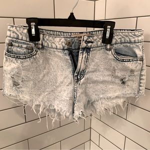 Distressed denim high rise cheeky shorts juniors sz 11